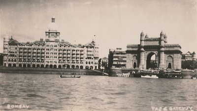 Bombay - Taj & Gateway, um 1930 von Unbekannt