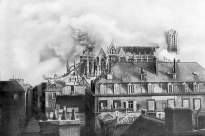 Kathedrale von Reims in Brand durch deutschen Beschuss, Frankreich, 1914 von Unbekannt