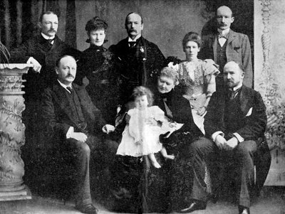 Oberst Robert Baden-Powell mit seiner Mutter, Schwester und vier Brüdern, 1900 von Unbekannt