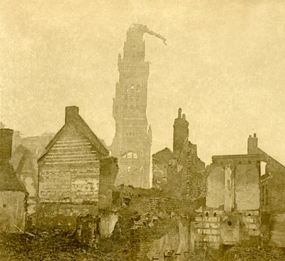 Beschädigte Spitze von Notre-Dame de Brebières, Albert, Nordfrankreich, um 1915-1918 von Unbekannt
