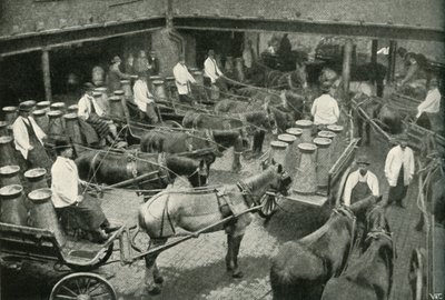 Lieferwagen starten vom zentralen Depot von Freeth und Pocock in Vauxhall, 1902 von Unbekannt