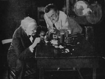 Edison und Steinmetz vereinen Kräfte, um Erfolg zu erzielen, 1922, ca. 1925 von Unbekannt