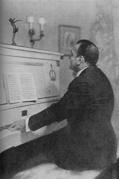 Enrico Caruso - Italiens berühmter Tenor am Klavier von Unbekannt