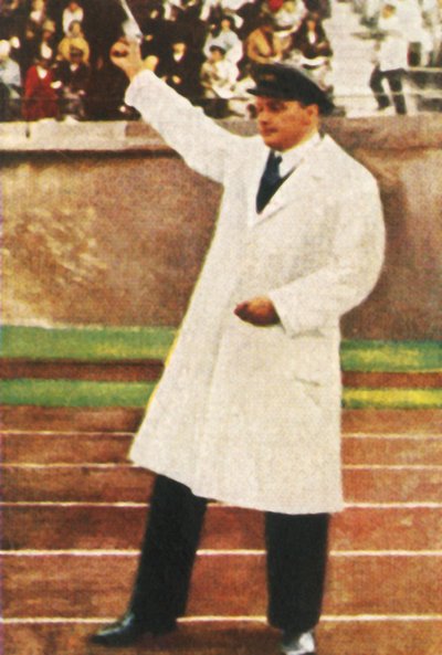 Franz Miller feuert Startpistole, 1928 von Unbekannt