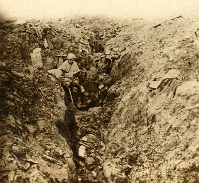 Deutsche Schützengräben durch Beschuss zerstört, Verdun, Nordfrankreich, ca. 1914-1918 von Unbekannt