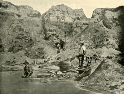 Goldgräber bei der Arbeit in der Nähe von Beechworth, Victoria, 1901 von Unbekannt