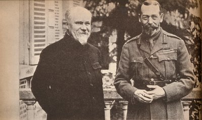 Seine Majestät mit Präsident Poincare im britischen Hauptquartier in Frankreich, um 1916, 1935 von Unbekannt