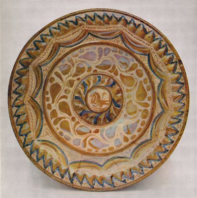 Hispano-maurische Lüsterplatte mit blauem Fischschuppenrand. 15. Jahrhundert, 1928 von Unbekannt