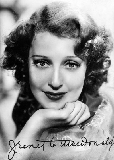 Jeanette MacDonald, amerikanische Sängerin und Schauspielerin von Unbekannt