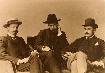 Konstantin Balmont, Sergei Poliakov und Modest Durnov, russische Dichter, 1904 von Unbekannt