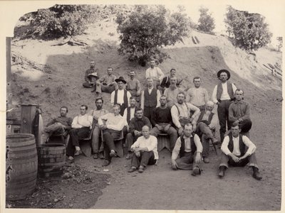 La Grange Mine Crew, Kalifornien, um 1900er von Unbekannt