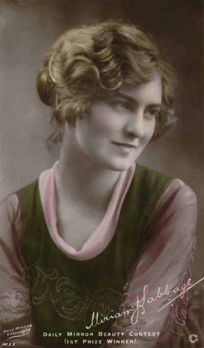 Miriam Babbage, um 1880-1950 - Daily Mirror Schönheitswettbewerb 1. Preis Gewinnerin, um 1930 von Unbekannt