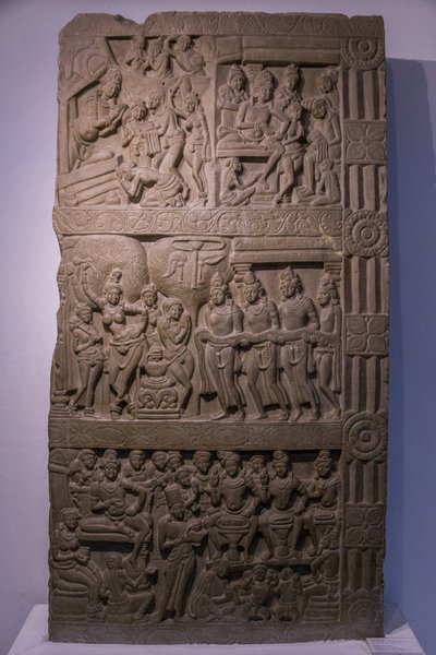 Nationalmuseum von Indien, Delhi. Szenen aus Buddhas Leben. Ikshvaku, 3. Jahrhundert n. Chr. Nagarjunakonda, Andhra Pradesh. Grauer Kalkstein. (Detail). Indien. von Unbekannt