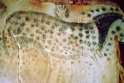 Paläolithische Höhlenmalerei eines Pferdes und menschlicher Hände aus Frankreich von Unbekannt