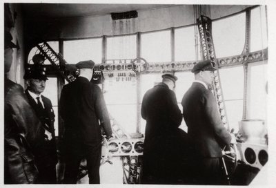 Pilotenkabine, Zeppelin LZ 127 Graf Zeppelin, 1933 von Unbekannt