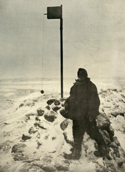 Professor David neben Mawsons Anemometer von Unbekannt