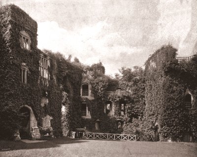 Raglan Castle, Monmouthshire, Wales, 1894 von Unbekannt