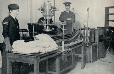 Strahlen, die die geheimen Winkel des Körpers enthüllen, um 1935 von Unbekannt