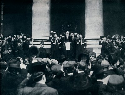 Verlesung der Kriegserklärung gegen die Türkei von der Royal Exchange, London, 1914 von Unbekannt