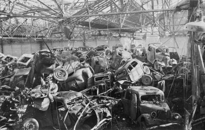Ruinen der Renault-Fabrik, Boulogne-Billancourt, Paris, ca. 1942 von Unbekannt