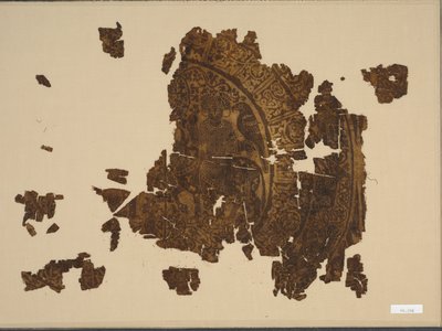 Seidenfragment mit Falkner auf einem Stier, 1000er-1100er Jahre von Unbekannt