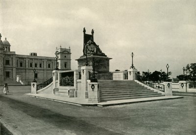 Statue von Königin Victoria vor der Victoria Memorial Hall, 1925 von Unbekannt