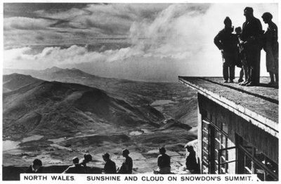 Sonnenschein und Wolken auf dem Gipfel von Snowdon, Nordwales von Unbekannt