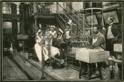 Das ist das Innere einer der Brennereien des Zaren, 1901 von Unbekannt