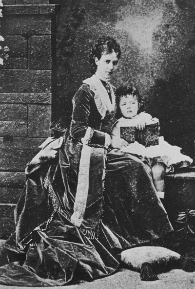 Zarin Maria Fjodorowna von Russland mit Zarewitsch Nikolaus, um 1873 von Unbekannt