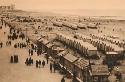 Blick auf die Esplanade in Richtung Palace Hotel und Kabinen, ca. 1928 von Unbekannt