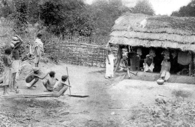 Dorfausgestoßene beim Einkaufen in Südindien, 1926 von Unbekannt