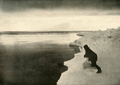 Auf der Lauer nach Robben am Eisrand, ca. 1908-1909 von Unbekannt
