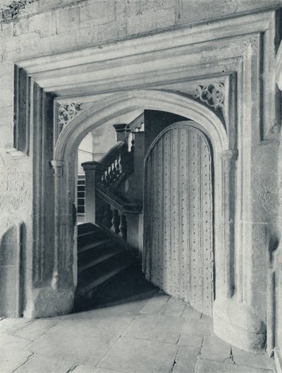 Waynfletes Nordtür, mit der Treppe aus dem 17. Jahrhundert zur Oberen Schule und Antechapel, 1926 von Unbekannt