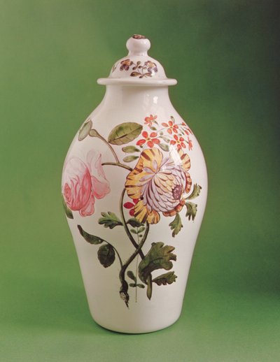 Bedecktes undurchsichtiges weißes Glasgefäß in chinesischer Potiche-Form, ca. 1760 von Unbekannt Unbekannt