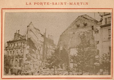 Kommune von Paris (1871): Blick auf das zerstörte Porte Saint Martin in Paris im Mai 1871. Fotografie von Pierre Pepetit. von Unbekannt
