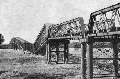 Nagara Gawa Eisenbahnbrücke nach dem Erdbeben in Japan am 23. Oktober von Unbekannt