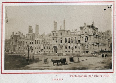 Pariser Kommune (1871): Ansicht des Hôtel de Ville in Paris nach dem Brand im Mai 1871 von Unbekannt