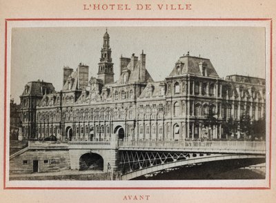 Pariser Kommune (1871): Blick auf das Hôtel de Ville in Paris vor dem Brand im Mai 1871. Fotografie von Pierre Pepetit. von Unbekannt
