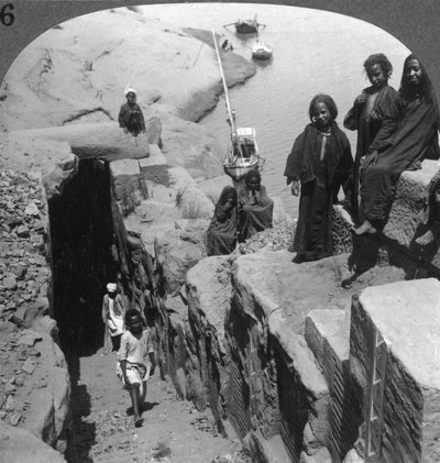 Der Nilometer, Messgerät für Überschwemmungen am ersten Katarakt, Ägypten, 1905 von Underwood and Underwood