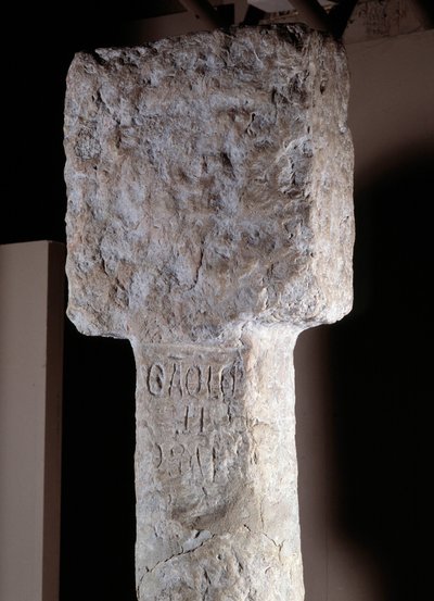 Afrikanische Kunst: Detail einer Besitzsäule, bekannt als Heiliger Augustinus, errichtet von dem portugiesischen Entdecker Diogo Cao in Südangola. 1486. Lissabon, Nationalmuseum für Alte Kunst von Unknown artist