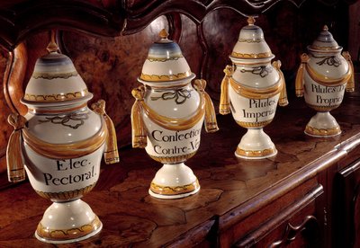 Apothekergefäße aus Fayence von Unknown artist