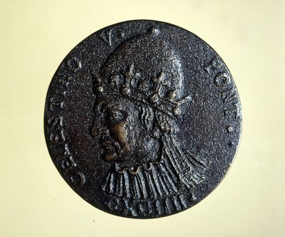 Celestin V. (oder St. Peter Celestin) (1215 - 1296) der Papst, der umzog. Medaille des Rom Medaillenkabinetts von Unknown artist