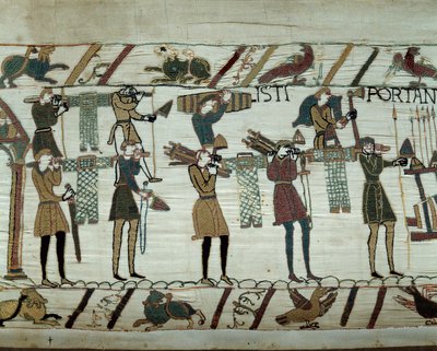 Waffen und Wein werden zu den Schiffen gebracht, während der Nachschub für die Eroberung Englands durch die Flotten von Wilhelm dem Eroberer (1027-1087) im Jahr 1066 Detail des Teppichs von Bayeux oder Stickerei von Königin Mathilde von Unknown artist