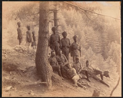 Britische Offiziere und indische andere Ränge, 32. Pioniere in Afghanistan von Unknown photographer