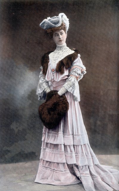 Französische Komödiantin Gabrielle Dorziat (1880-1979), Foto von Reutlinger aus der französischen Zeitung "Le Theatre", September 1905 von Unknown photographer