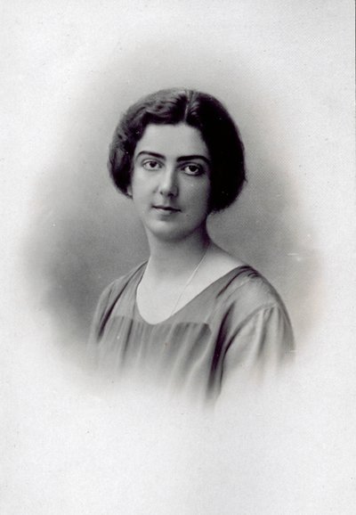 Halbporträt von Prinzessin Jolanda von Savoyen, lächelnd an ihrem Hochzeitstag von Unknown photographer