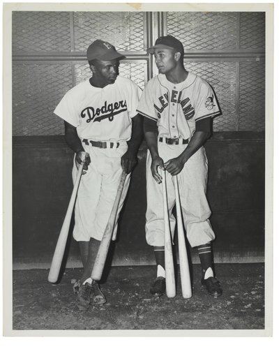 Jackie Robinson und Larry Doby, ca. 1947 von Unknown photographer