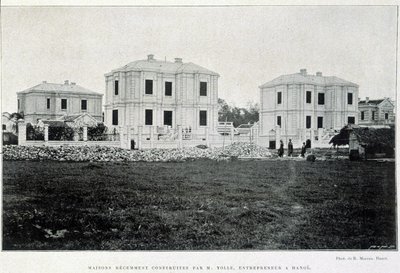 Stadthäuser in Hanoi, gebaut von Unternehmer Yolle, „Le Tonkin in 1900“ von Robert Dubois von Unknown photographer