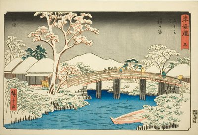Hodogaya: Katabira-Fluss und Katabira-Brücke (Hodogaya, Katabiragawa Katabirabashi)—Nr. 5, aus der Serie "Dreiundfünfzig Stationen des Tokaido (Tokaido gojusan tsugi)", auch bekannt als Reisho Tokaido von Utagawa Hiroshige