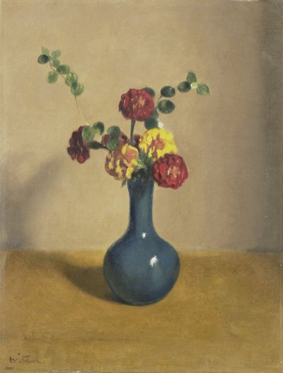 Ein Strauß Ringelblumen in einer blauen Vase von Willem Witsen